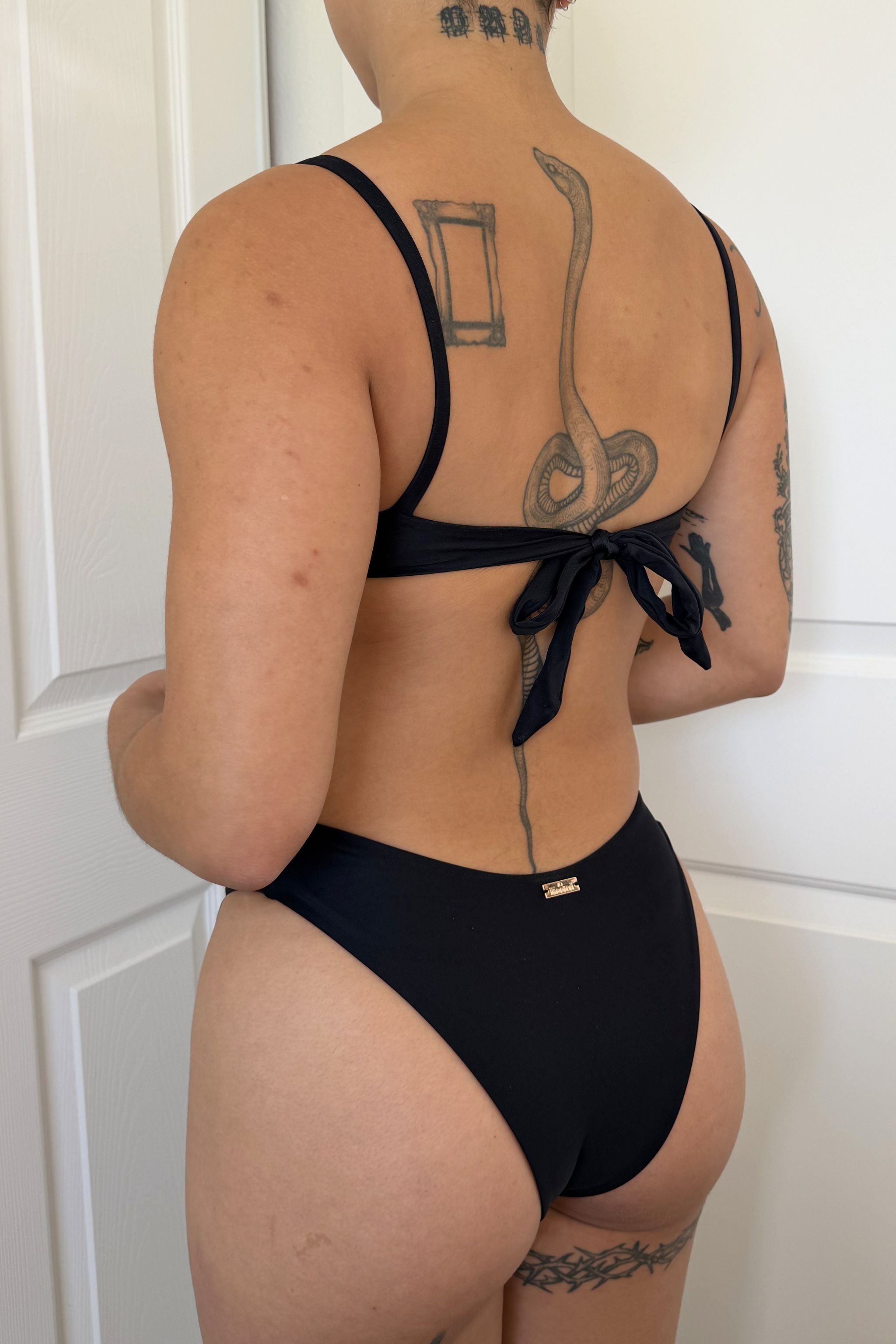 Demi Set in Obsidian